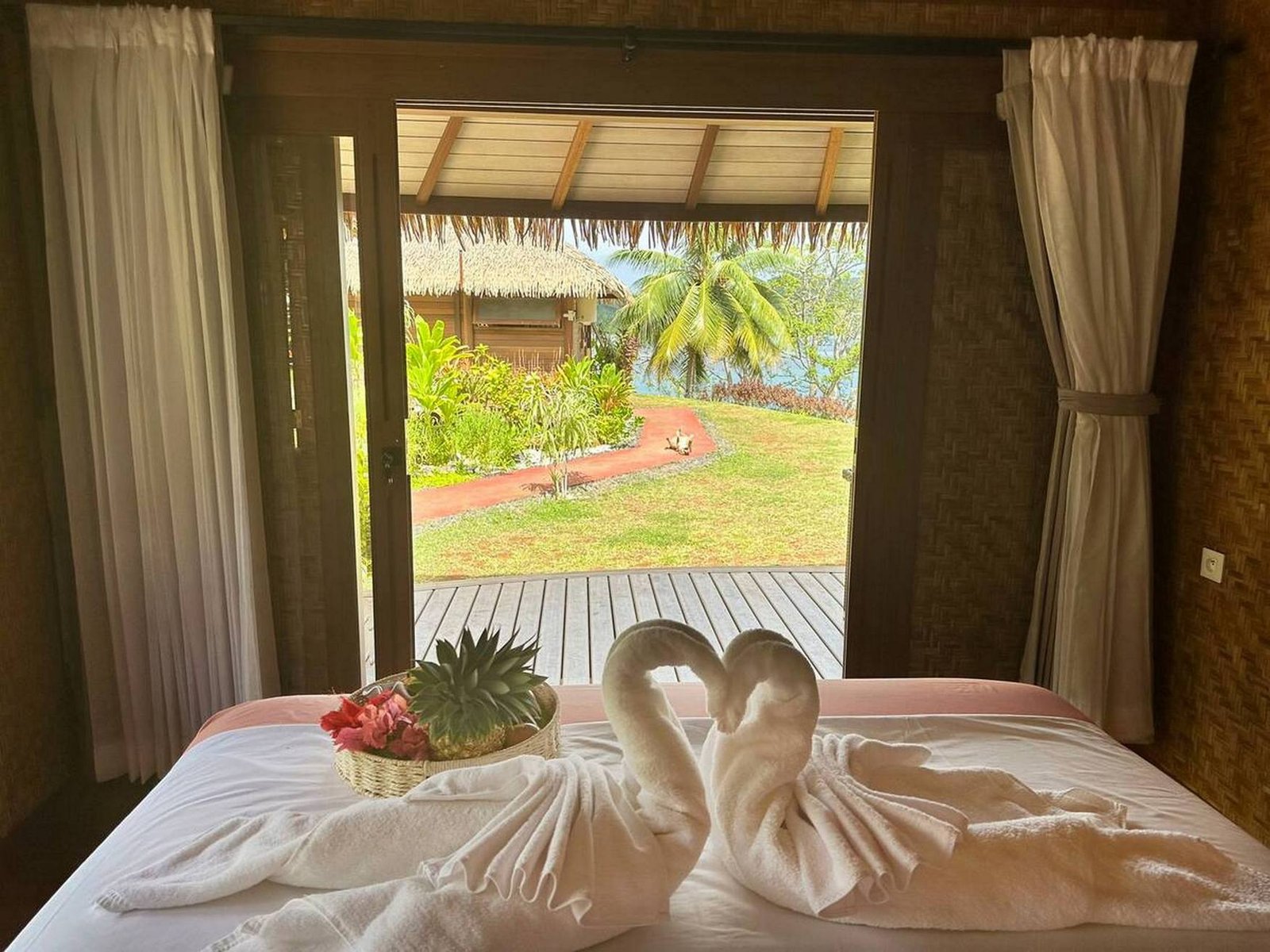 BUNGALOW VUE LAGON - POOTU